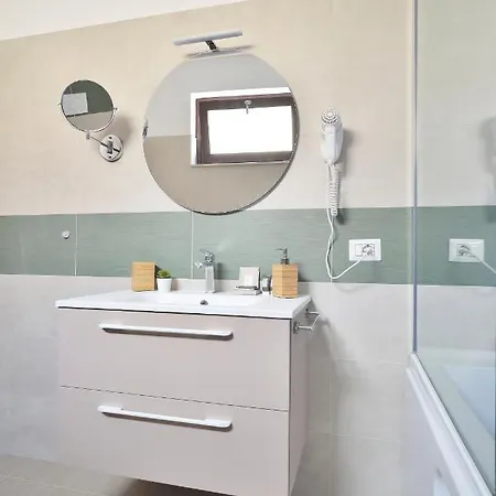 Holiday home Romantic Con Vasca Idromassaggio